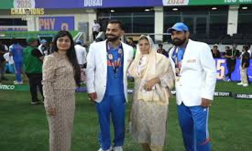 শামির মায়ের পা ছুঁয়ে পৃথিবীকে চ্যালেঞ্জ কোহলির