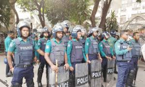 ঈদের ছুটিতে ঢাকায় থাকবে ১৫ হাজার পুলিশের কড়া নিরাপত্তা