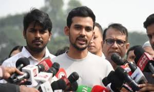 উপদেষ্টার বিরুদ্ধে ‘ফ্যাসিবাদী আচরণের’ অভিযোগ, উদ্দেশ্যপ্রণোদিত বললেন আসিফ মাহমুদ