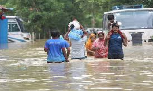 ভারী বৃষ্টিতে ৬ জেলায় বন্যার আশঙ্কা